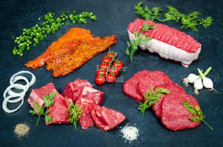 Assortiment boucherie "Petit bœuf". Bifteck haché, bifteck échalote, rôti, bourguignon