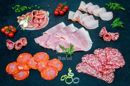 Assortiment "Raclette". Jambon blanc, jambon sec, rosette, bacon, pavé au poivre